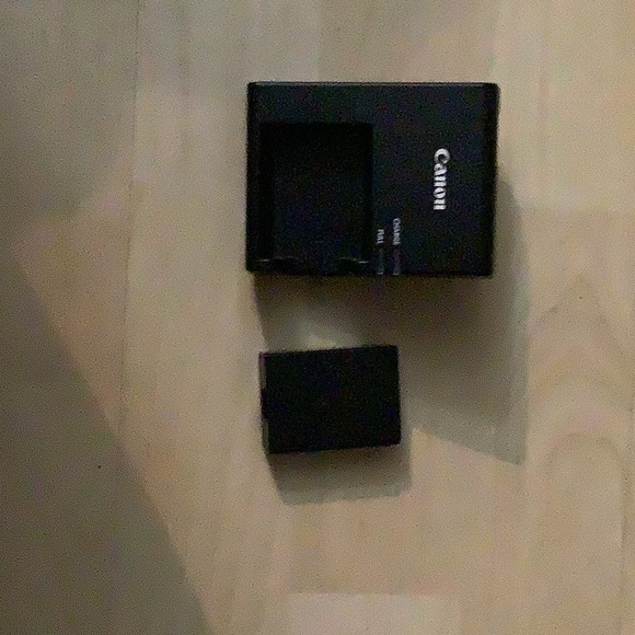 Canon EOS REBEL T3 Camera/Tripod/Camera Carrying Case/Rechargeable Battery - Picture 12 of 12